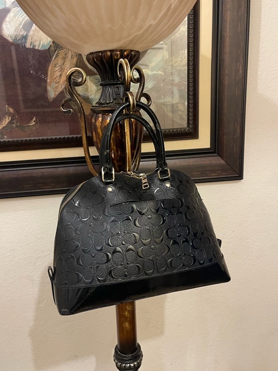 Coach, please check all picture of condition - Picture 5 of 17